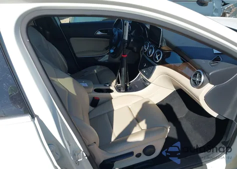 2016 Mercedes-Benz Gla 250 z USA, uszkodzony, nr VIN WDCTG4EB8GJ270800